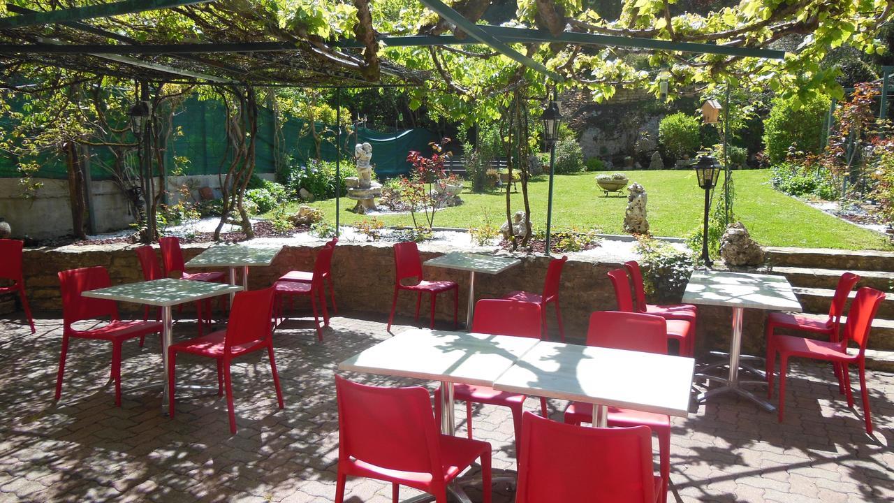 Hotel Restaurant Henry Puy-lʼÉvêque エクステリア 写真